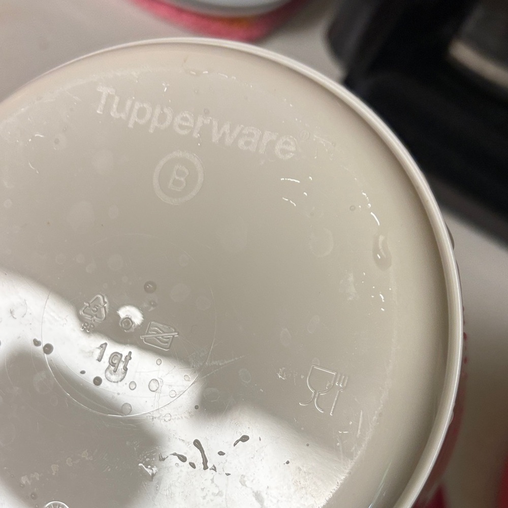 Hello Kitty Nested Tupperware Containers - Picture 8 of 13